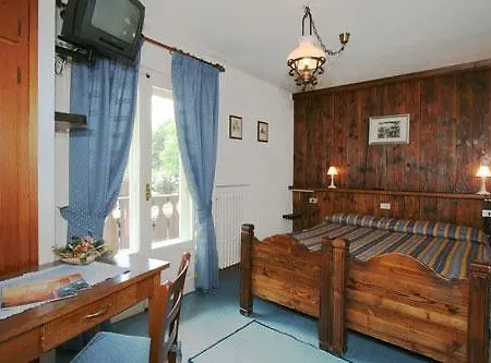 Petit Meuble Hotel