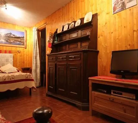 Petit Meuble Hotel Courmayeur